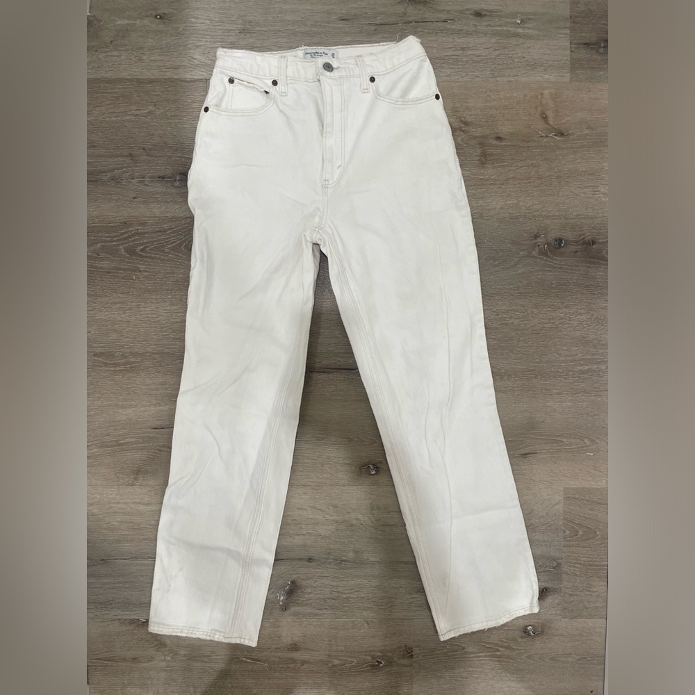 Abercrombie & Fitch Cream Straight Leg 90’s High Rise Jeans